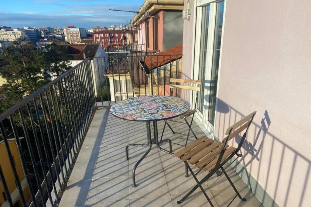 شقة Acogedor Loft Con Vistas A La Ciudad سانتاندر المظهر الخارجي الصورة